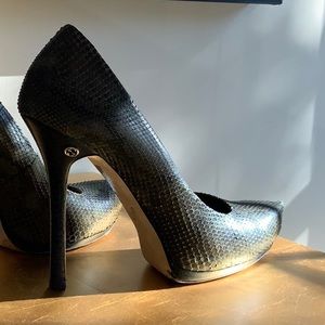 Gucci snake skin pumps Sz 37/7